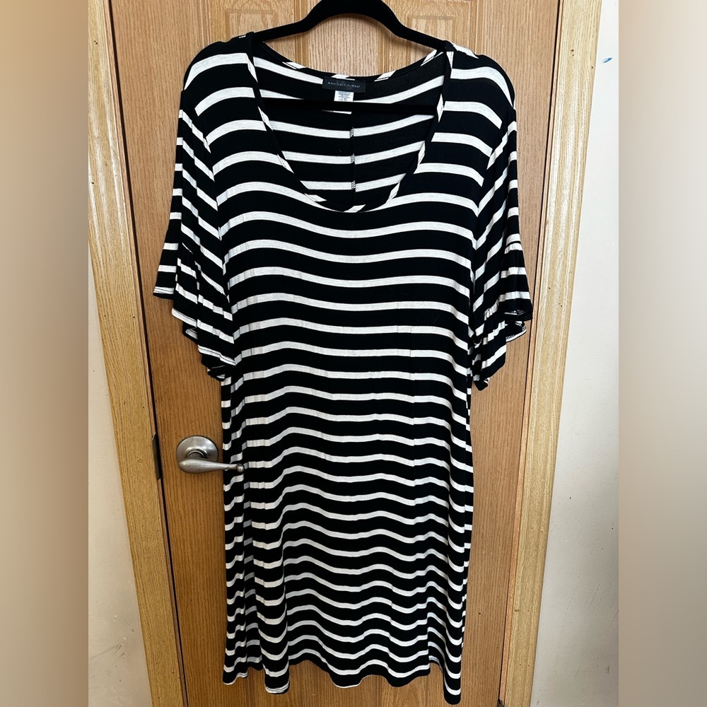 Women’s American City Wear Black and White Striped Short Sleeve Dress Sz 2X